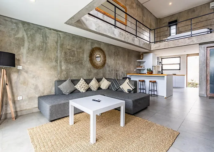 アパート Samas Lofts チャングー